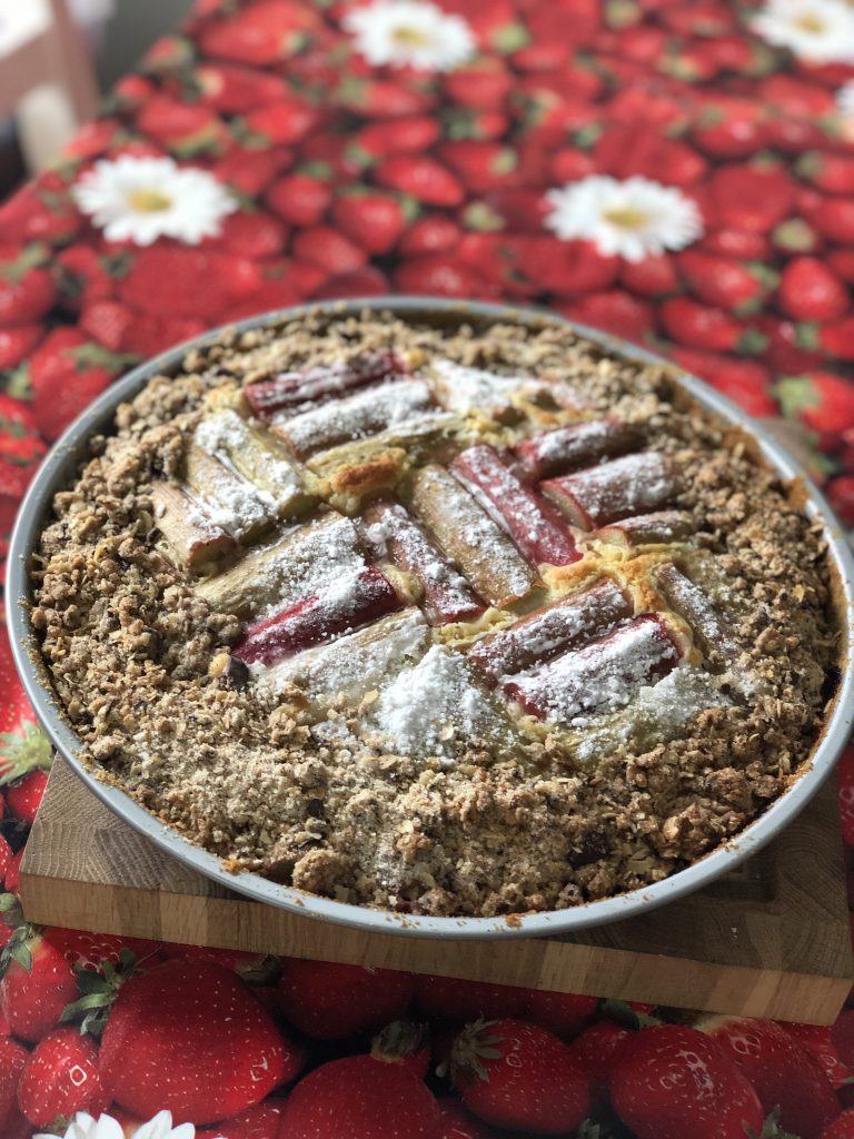 Knäckig rabarberpaj med mandel Familjen Bråbergs recept